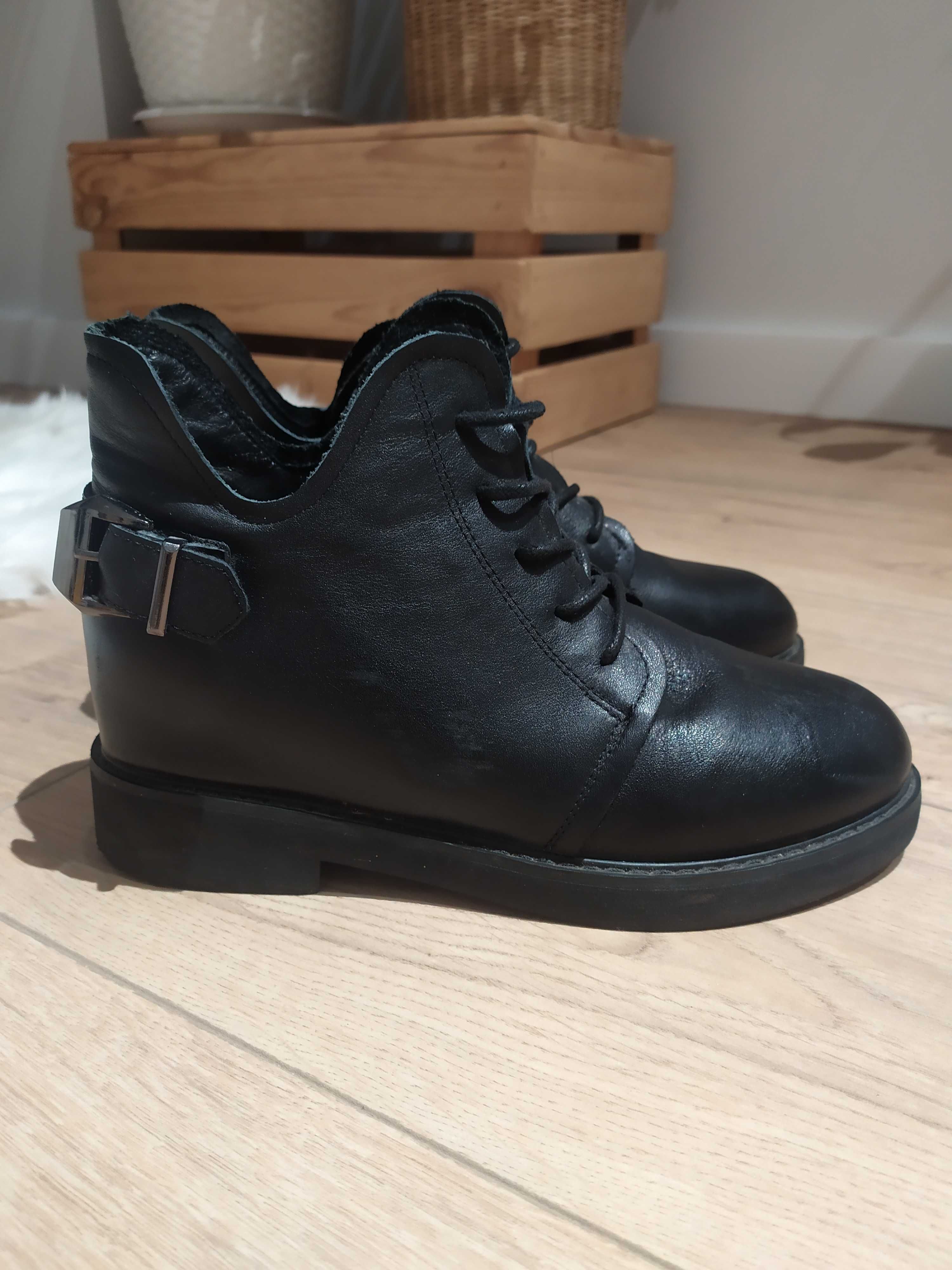 Черевики чорні на шнурівці, 37 розмір