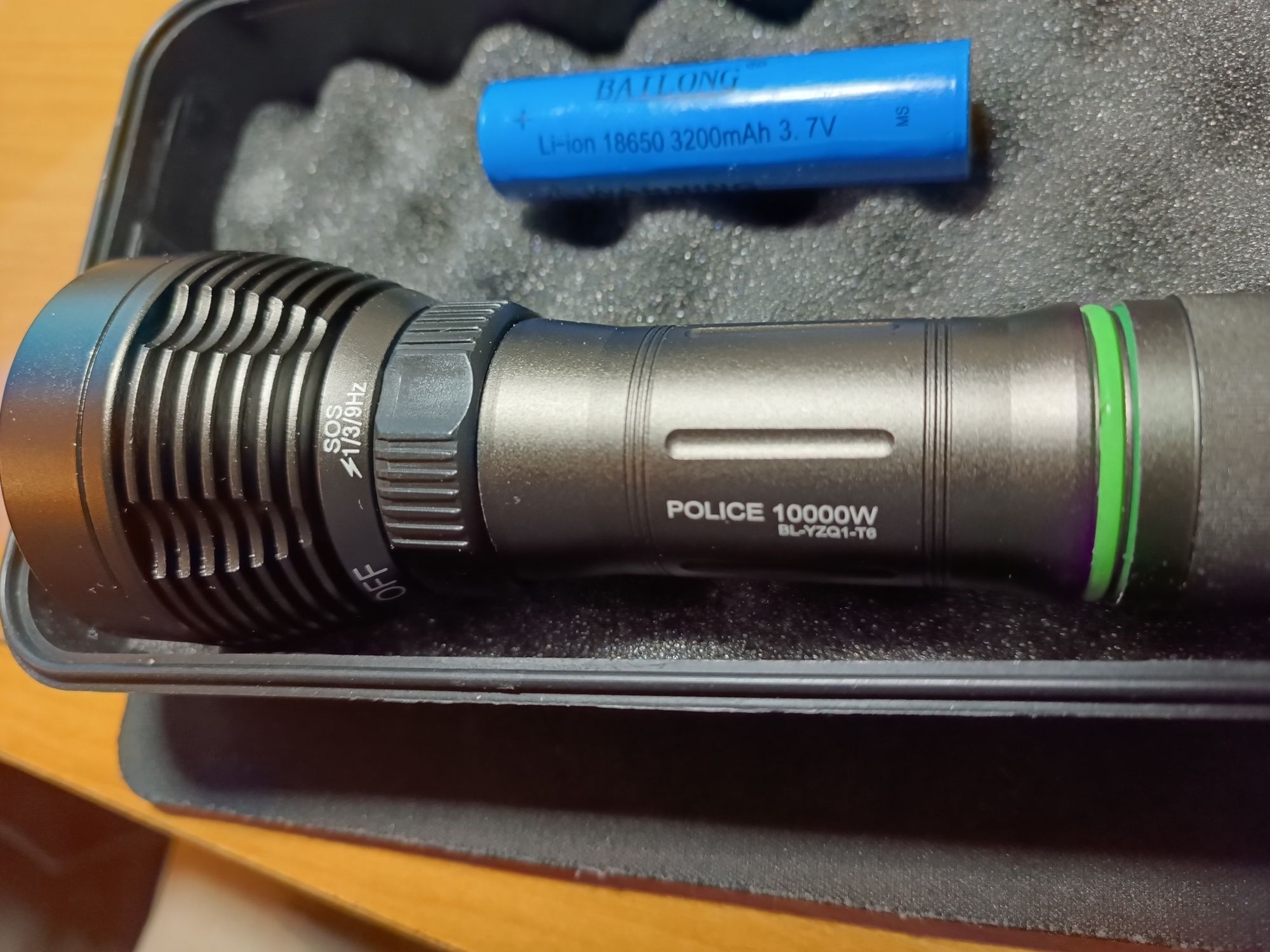 Продам тактичний ліхтарик Police 10000W BL-YZQ1-T6 ,.