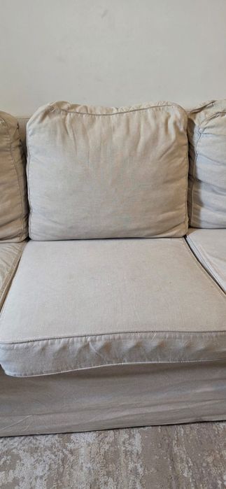 Sofá de três lugares