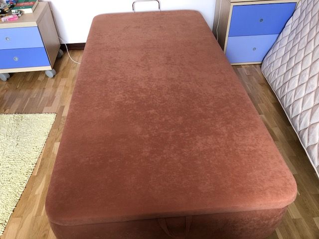 Quarto adolescente rapaz