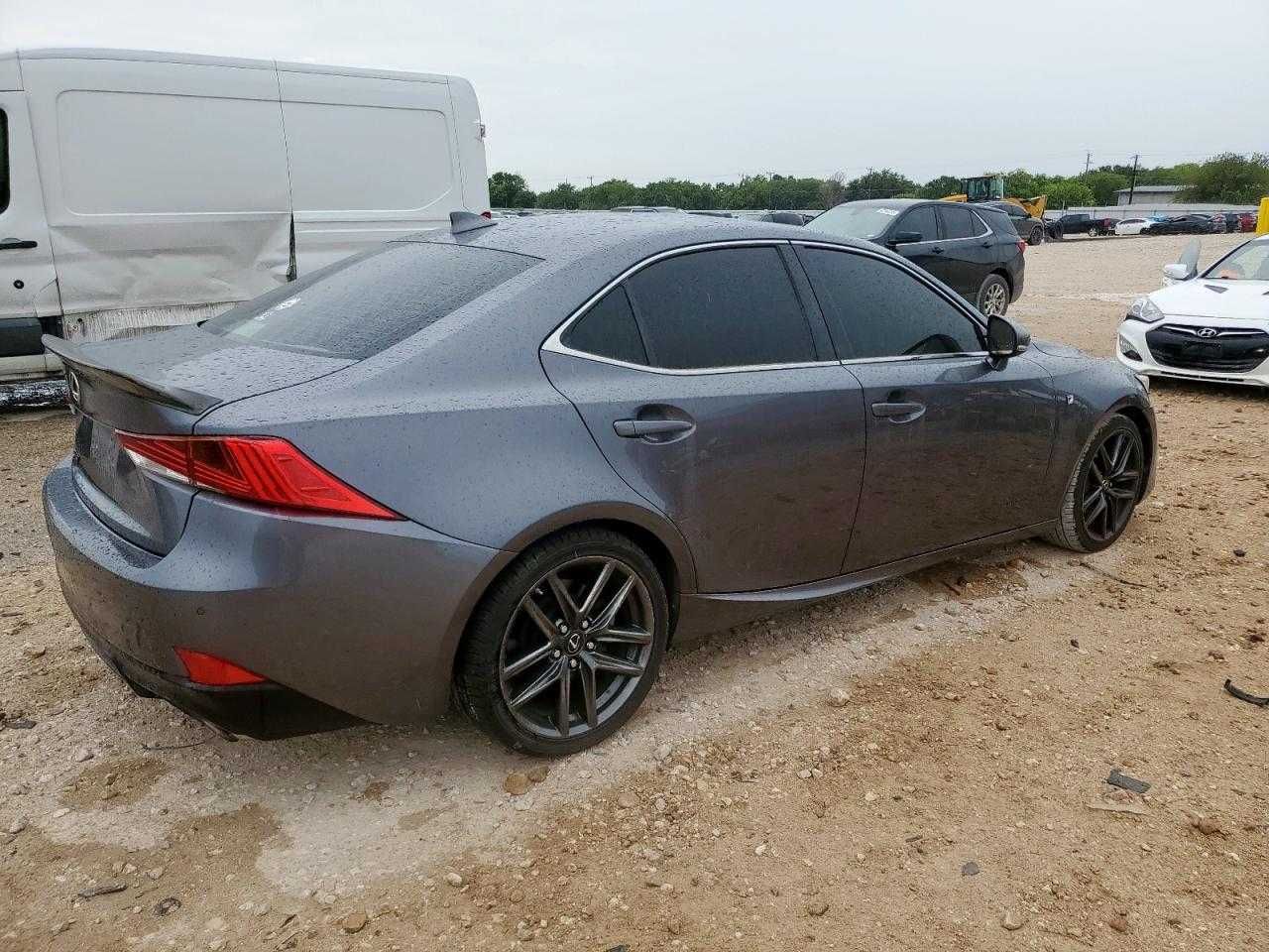 Lexus IS 2018 (Авто від страхової)