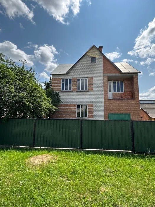 Будинок р-н Південний вул. Л. Республіки