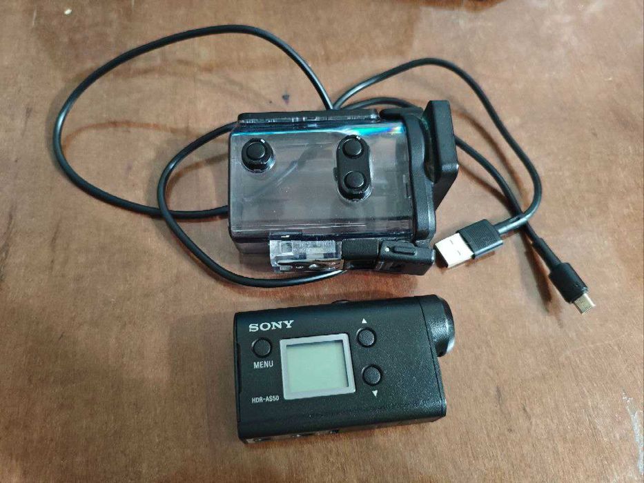 Экшин камера Sony HDR-AS50 + Водонепроницаемый аквабокс