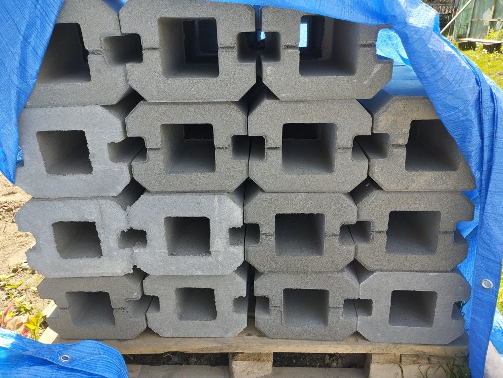 Łaczniki podmurówki ; elementy ogrodzenia panelowego