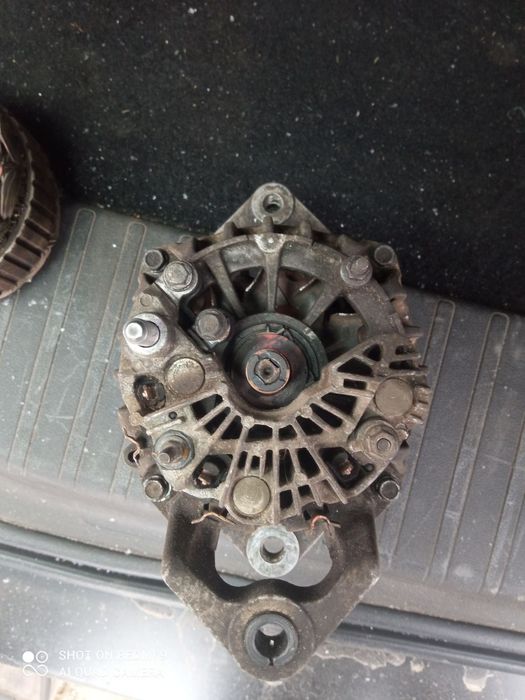 Генератор Nissan Almera