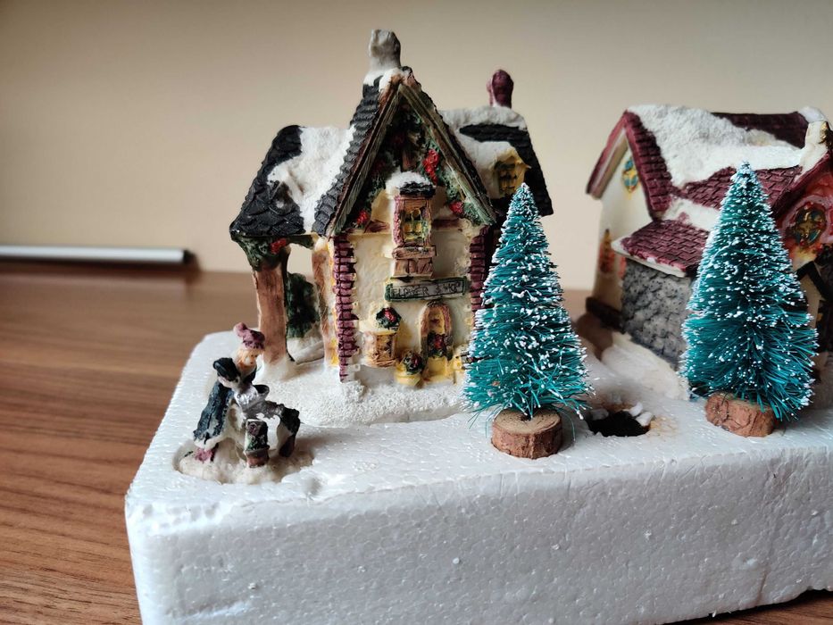 figurki domów ozdoby świateczne Boże Narodzenie
