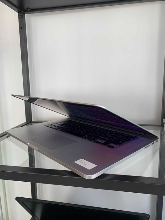 MacBook Pro A1398 / Year 2015 / Good Condition / Physical Store64354258171905123