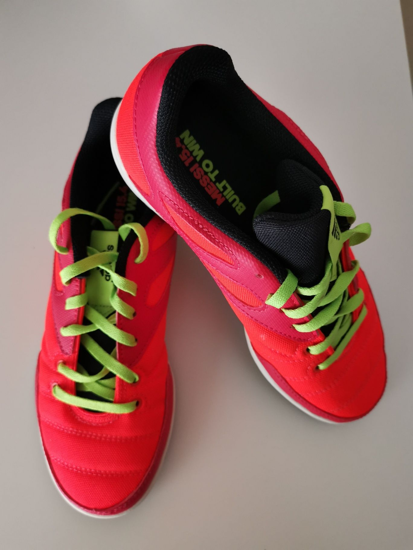 Ténis futsal Adidas Novos