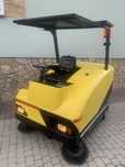 Zamiatarka spalinowa samojezdna do kostki Karcher KMR1550 hydraulika