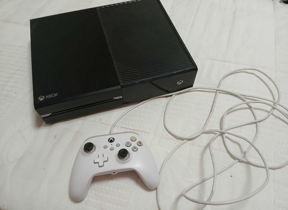 Vendo  Xbox One usada bom estado