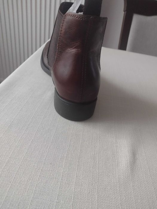 Sprzedam  nowe buty meskie wloskiej firmy GEOX do kostek