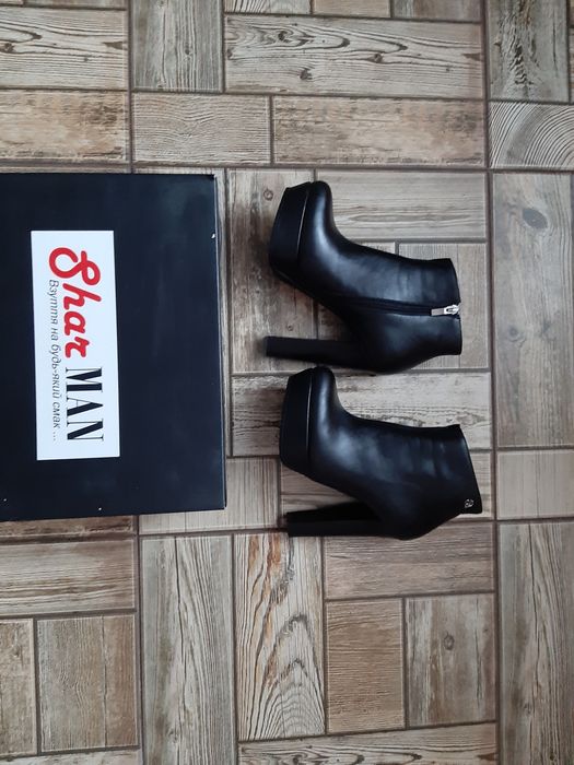 Ботільйони, 37, високі підбори, напівчоботи високі підбори, стійкі