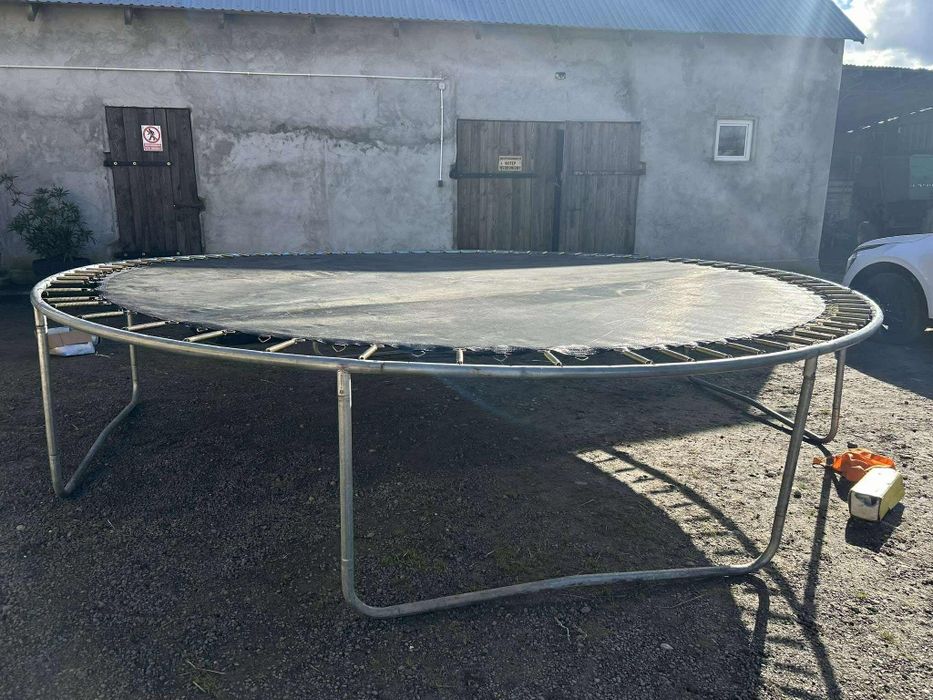 Sprzedam trampolinę 4-metrową