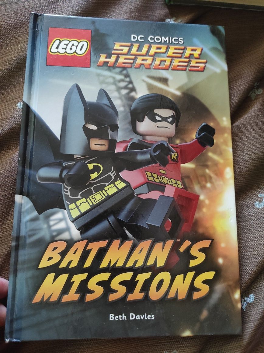 Книга Super Heroes Lego- англійська для дітей ( початковий рівень)