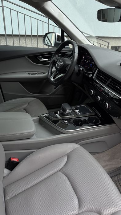 Audi q7 2017 premium plus