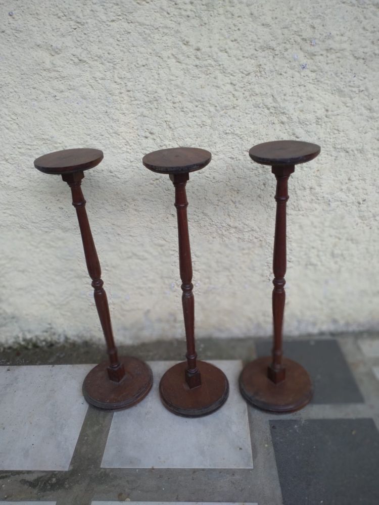 Três Colunas em Madeira para Vasos