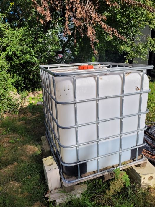 Mauzer zbiornik 1000l po wodzie
