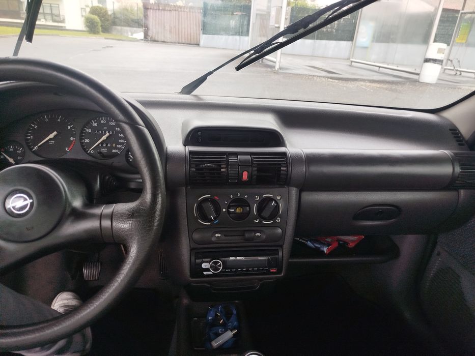 Opel Corsa B Swing ( desocupar)