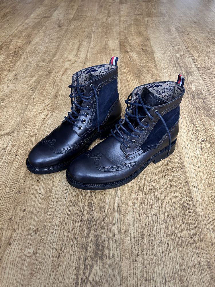 Buty sznurowane Tommy Hilfiger 43