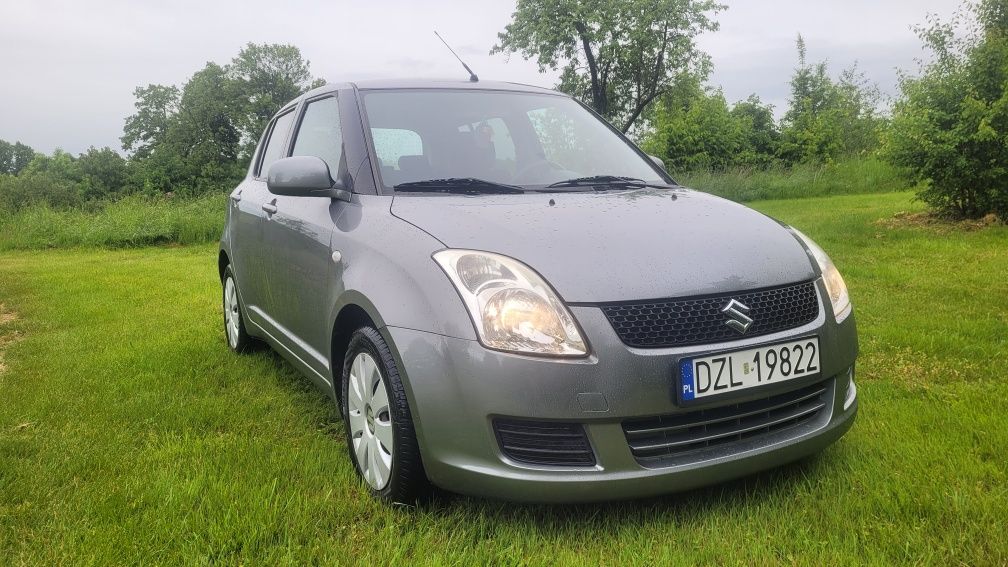 Suzuki Swift  1.3B 2009/10 Niski przebieg