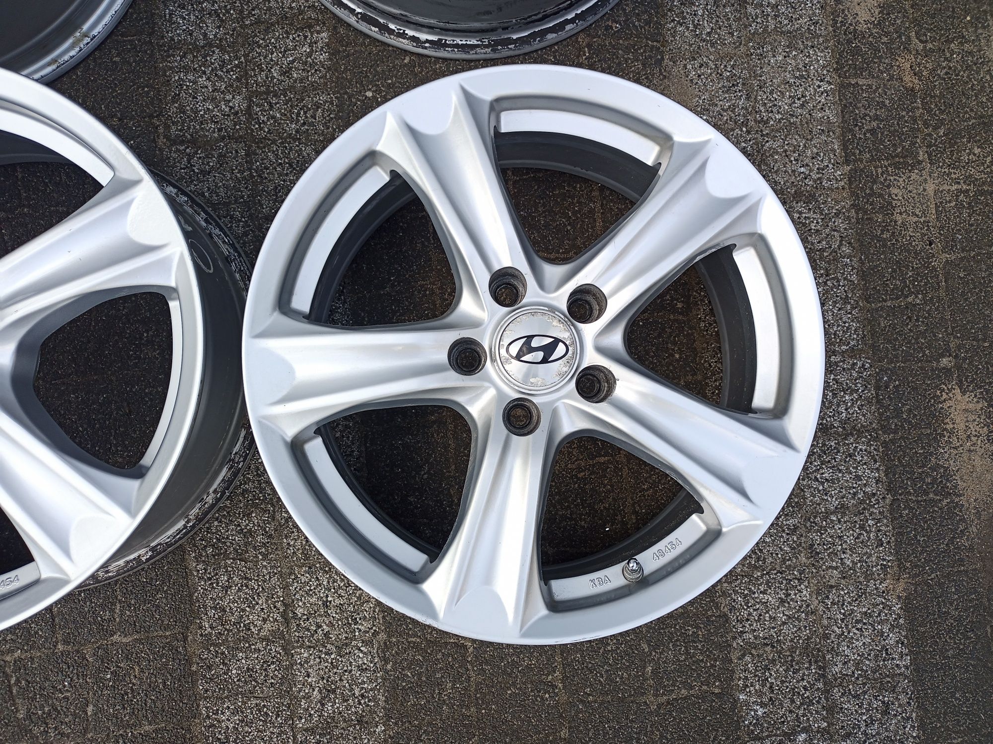 Hyundai 17" ix35 i40 i30 KIA Sportage Ceed  Toyota  Mazda Suzuki ET33