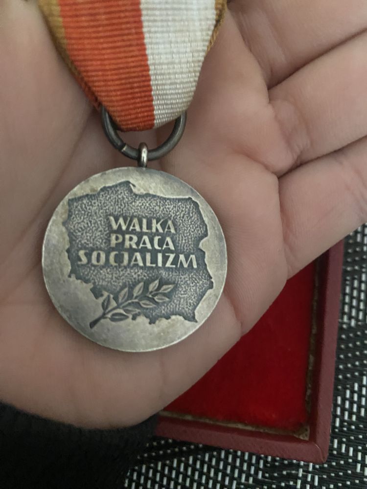 Medal zloty oraz sredny odznaczenie PRL