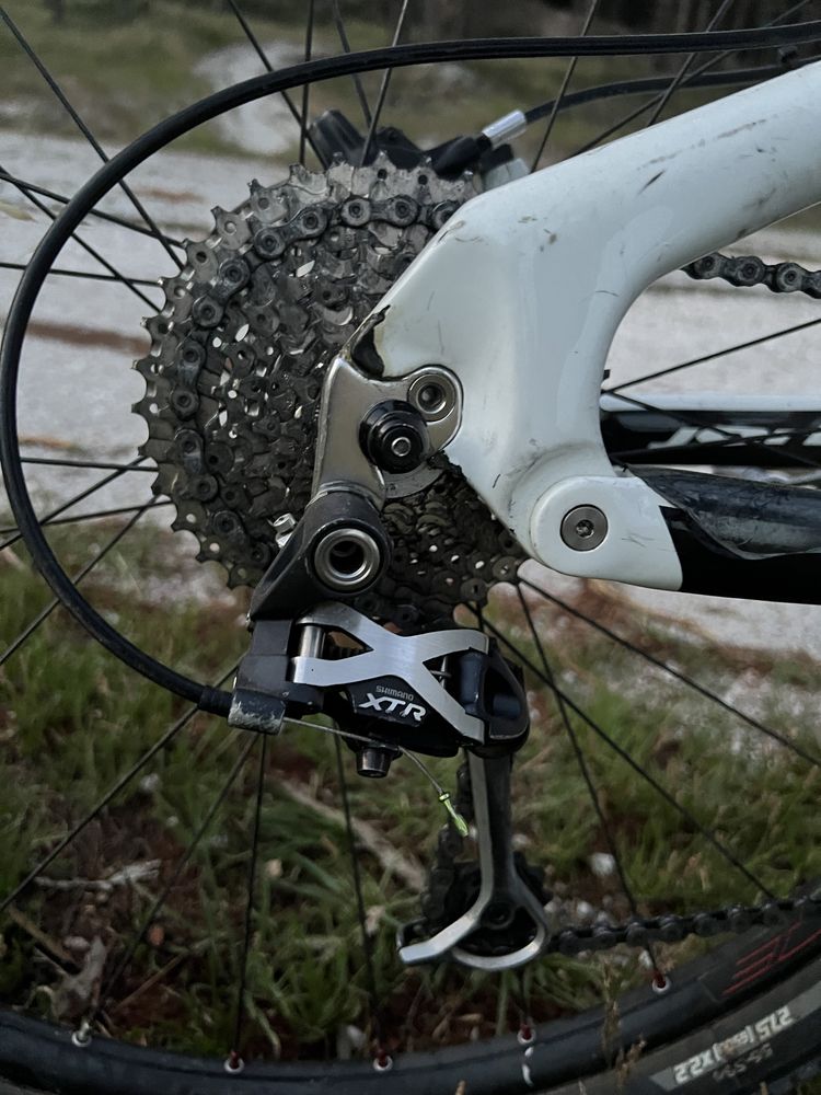 Bicleta jorbi race plus 27.5 carbono