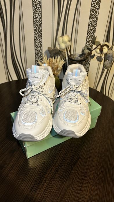 Кросовки 42 размер Snsy wear