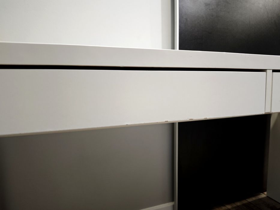 Biurko Ikea Malm białe.