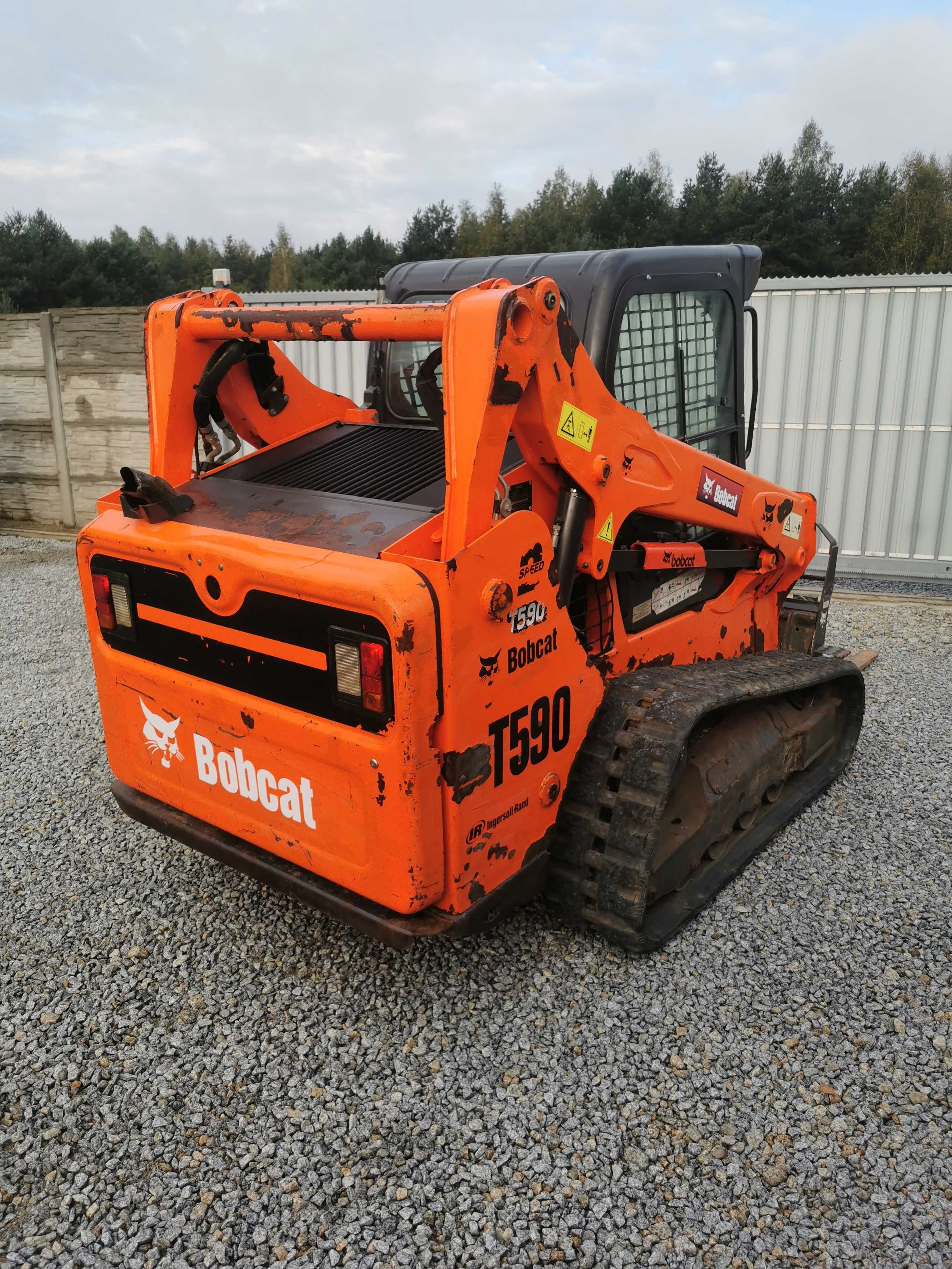 Ładowarka gąsienicowa miniładowarka Bobcat t590 / rok 2016 !!!