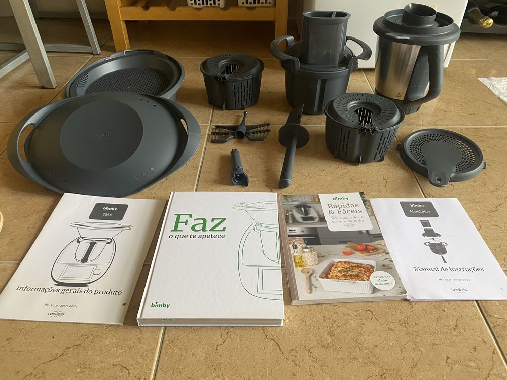 Vendo Bimby TM6 vorwerk com todos os acessórios e 1 copo extra