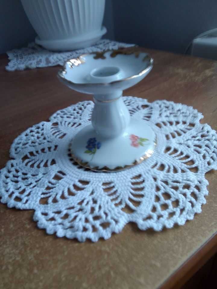 Świecznik biały porcelana motywy kwiatowe złocenia
