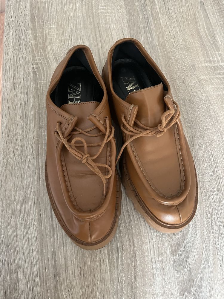 Жіночі лофери ZARA