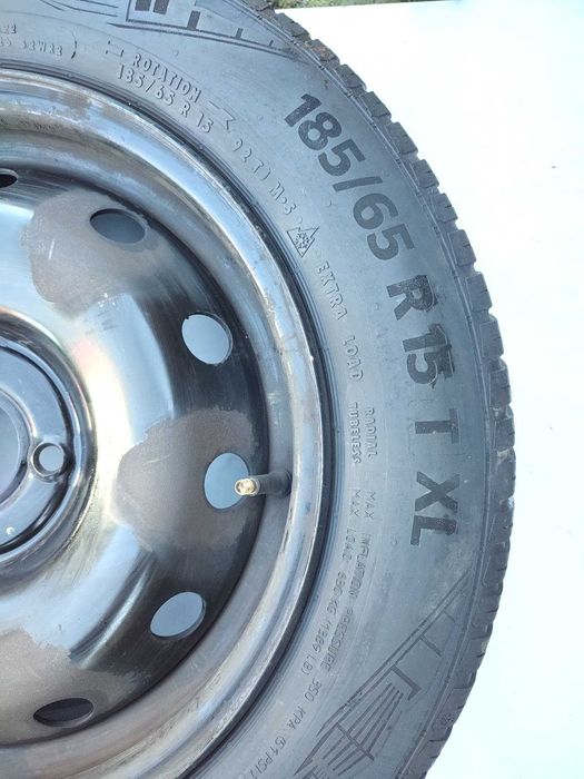 Продам резину з дисками Continental 185/65/R15 T посадочні dacia logan