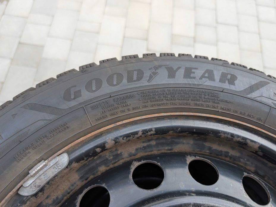 Opony zimowe Goodyear 205/55r16 2024r z felgami 5x114.3 TPMS Toyota