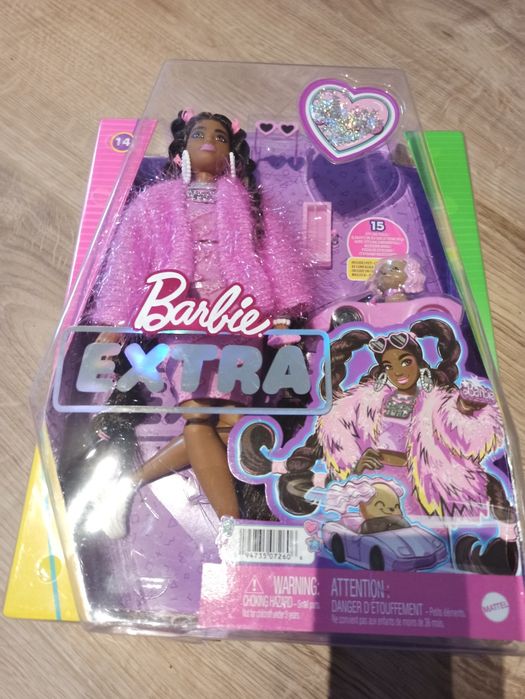 Barbie Extra Moda, lalka z warkoczyki i akcesoriami.