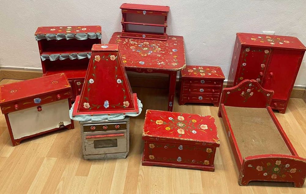Moveis antigos, casa das bonecas, miniaturas
