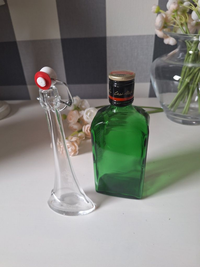 Dwie ładne butelki szklane 40 ml i 330 ml