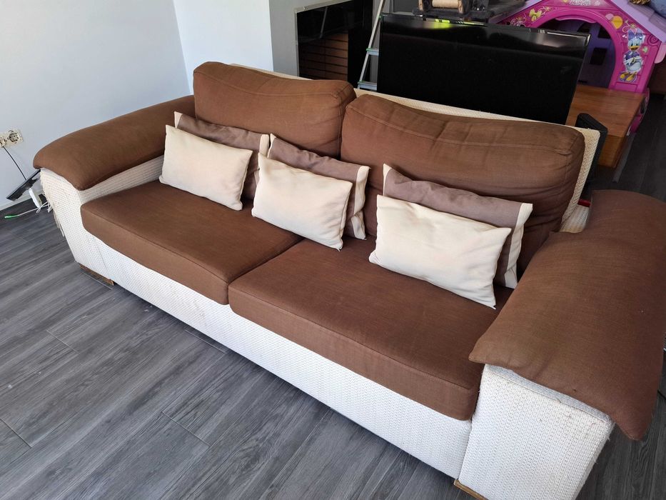 Mobiliário Sala (Aparador+Mesa de Apoio+Sofá+Cadeiras)