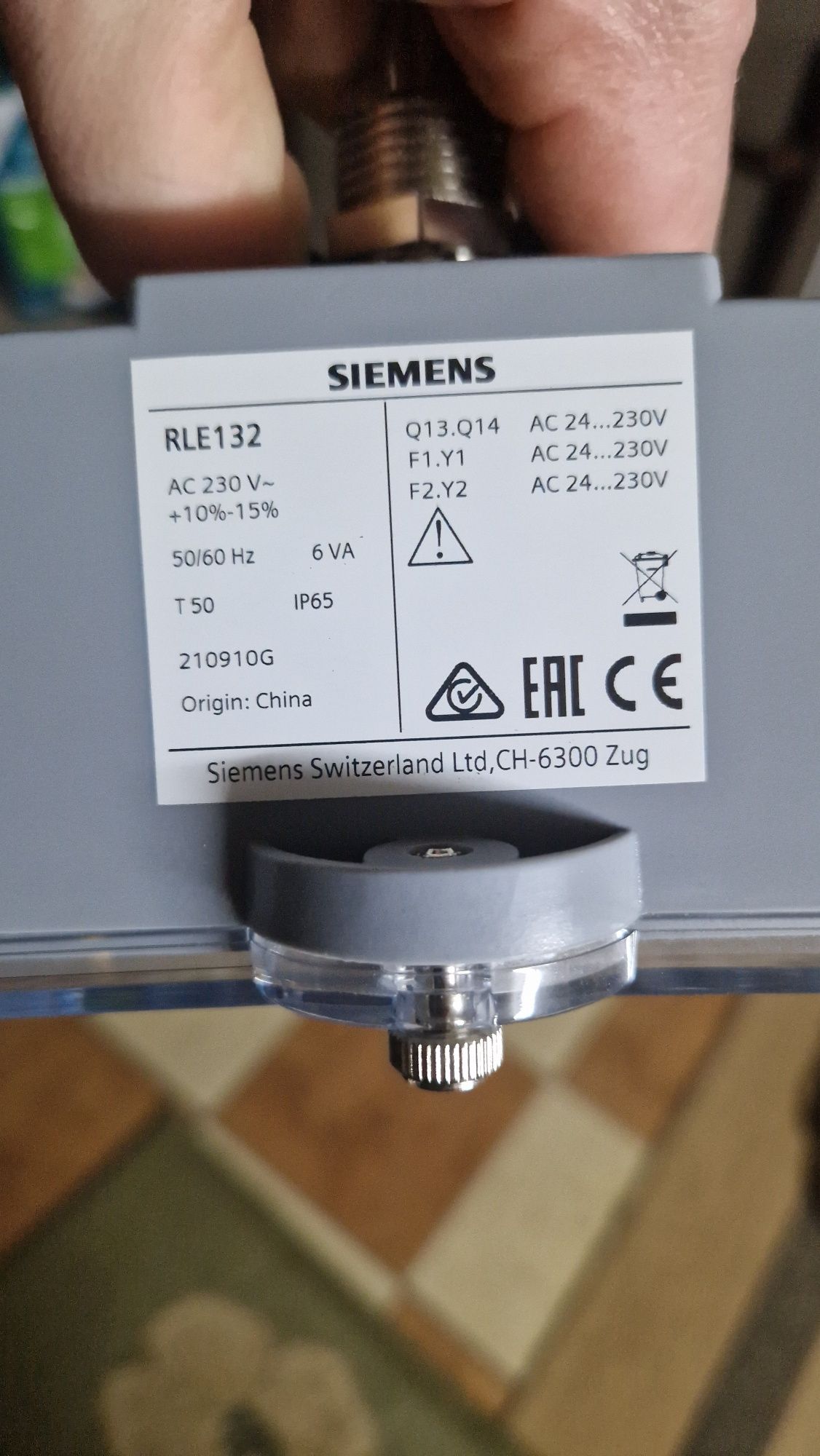 Simens RLE132 Regulator temperatury z czujnikiem zanurzeniowym