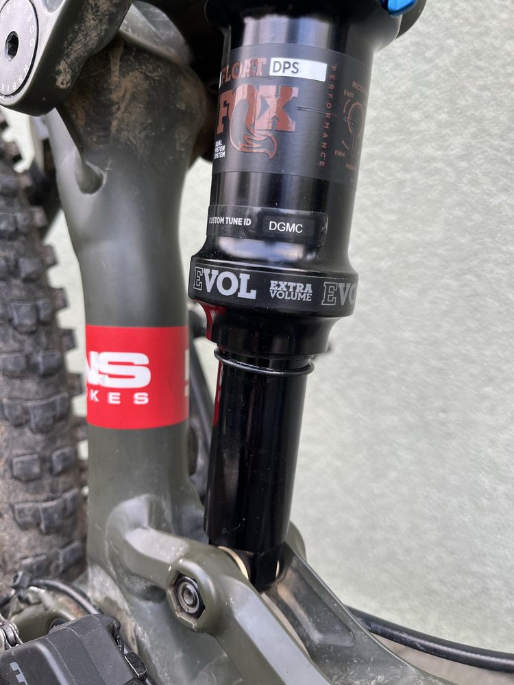 Rower MTB NS Bikes Snabb 130 plus 1, zawieszenie FOX
