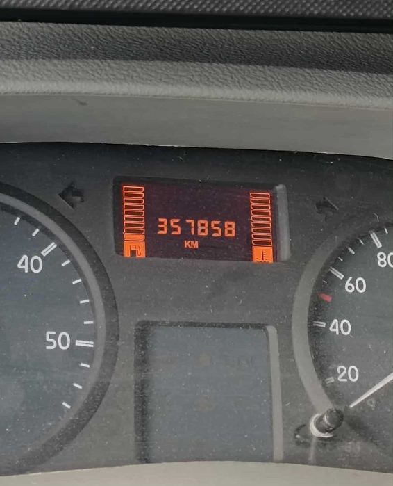 Renault Master 2,5d - Rok: 2007 - Plandeka 2,25sz. x 4,25dł.x 2,25wys.