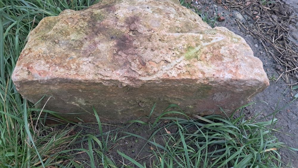 Duży kamień ozdobny piaskowiec