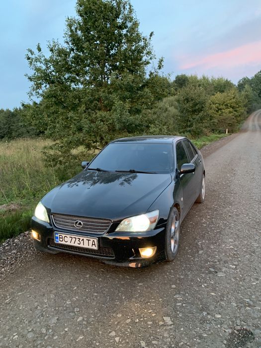 Lexus IS200 2003р