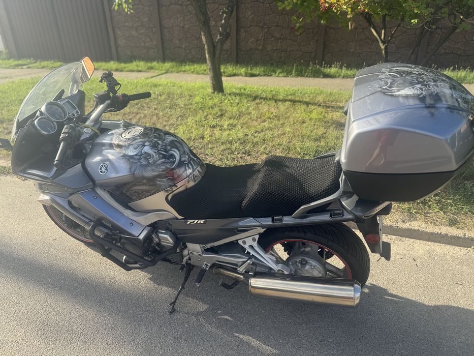 YAMAHA  FJR 1300..