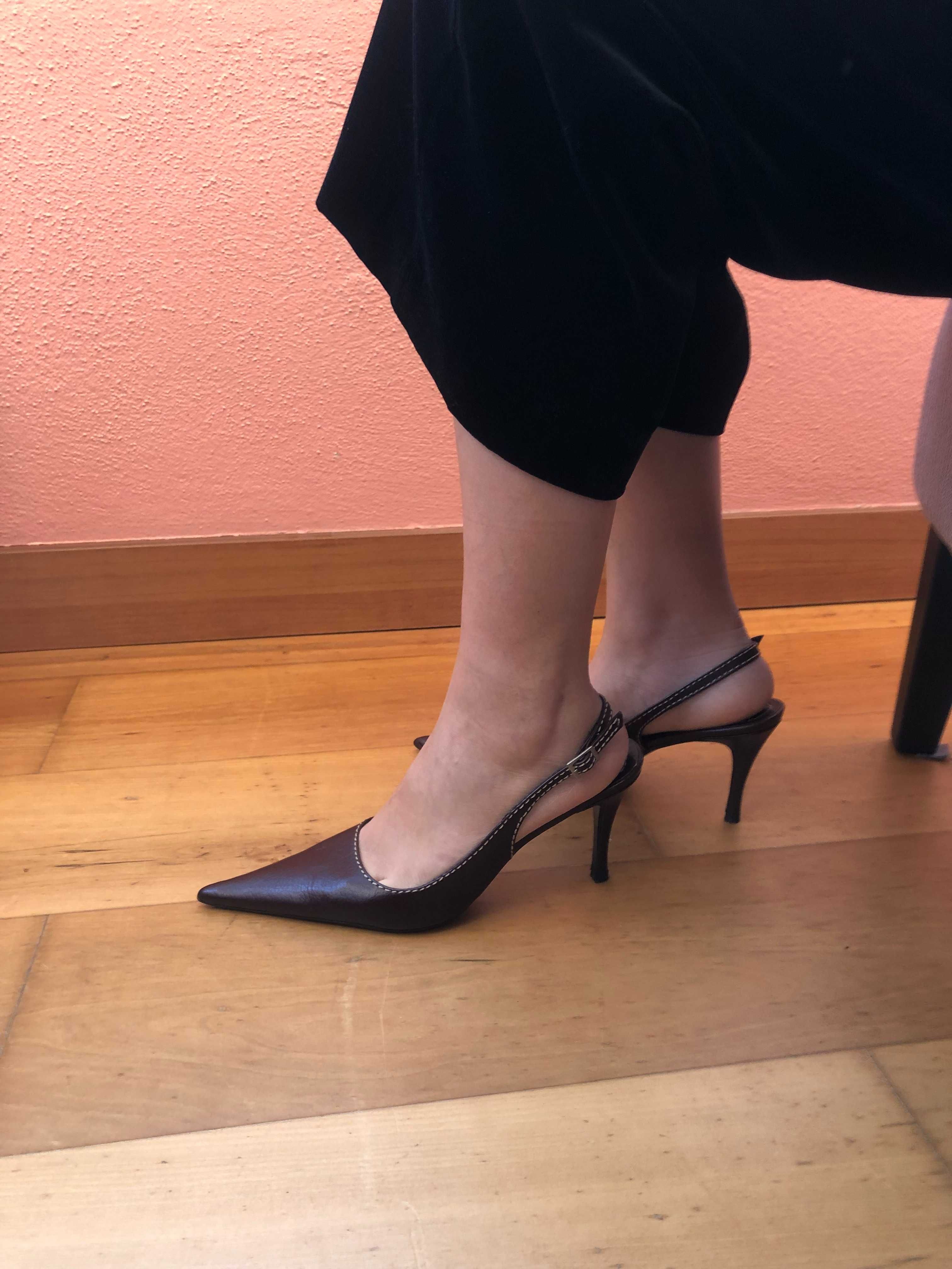 Sapatos stiletto / Mules com alça  castanhas