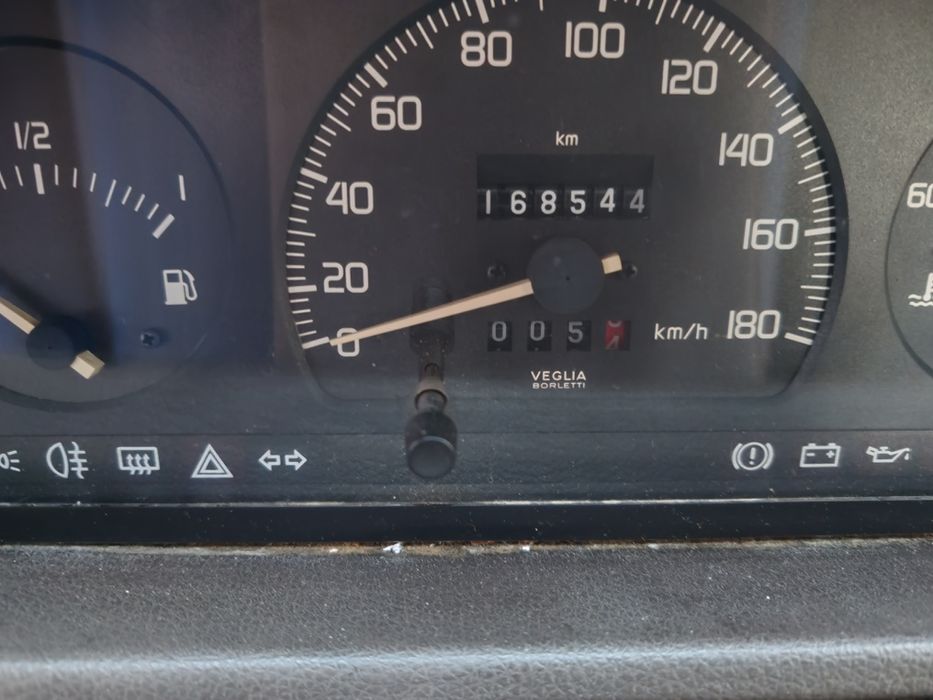 FIAT UNO 1100, correio distribuição mudada