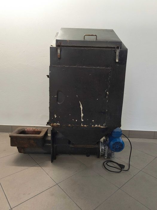 Podajnik palnik żeliwny Brucer do ekogroszku