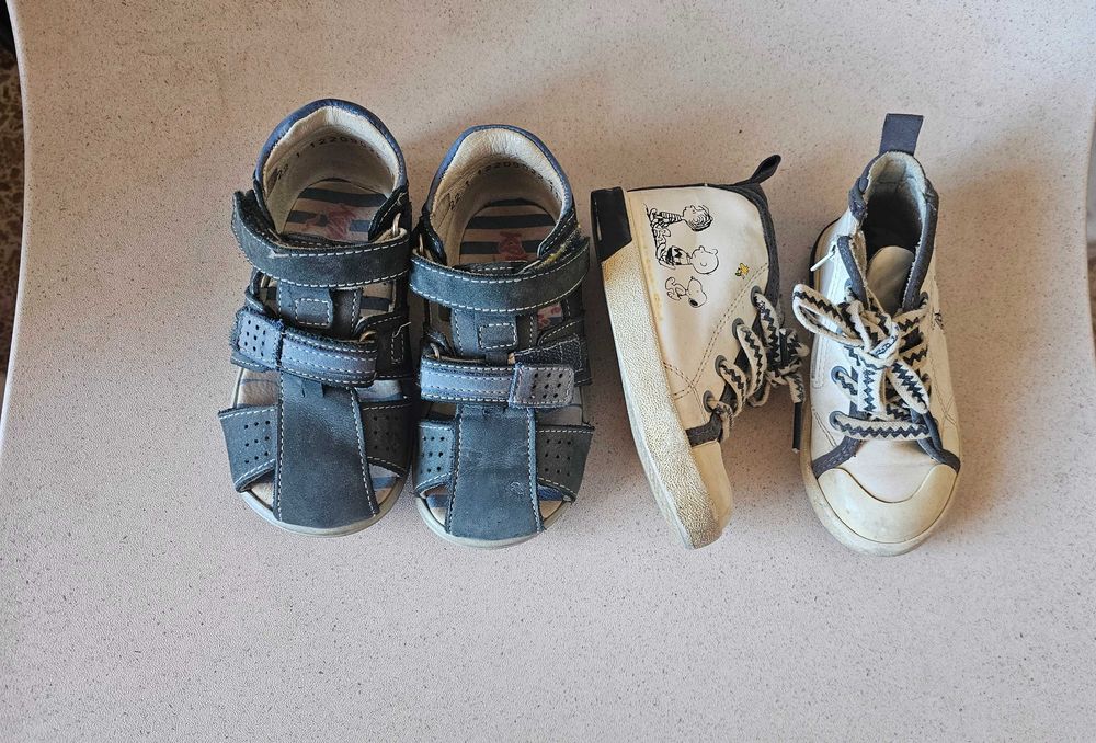 Sapatos de menino, tamanho 22