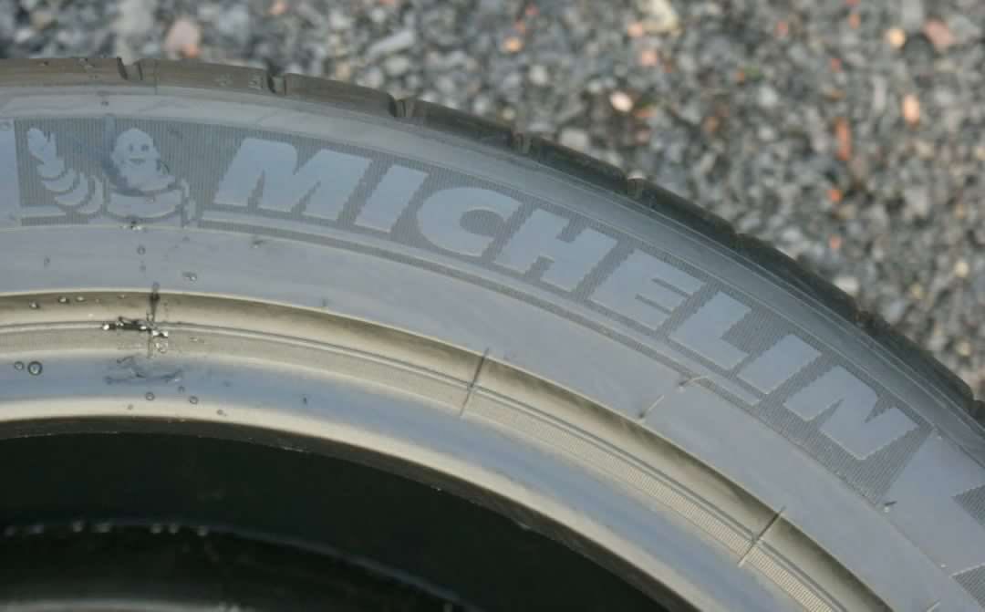 Шины 285/40/19 Michelin pilot super sport